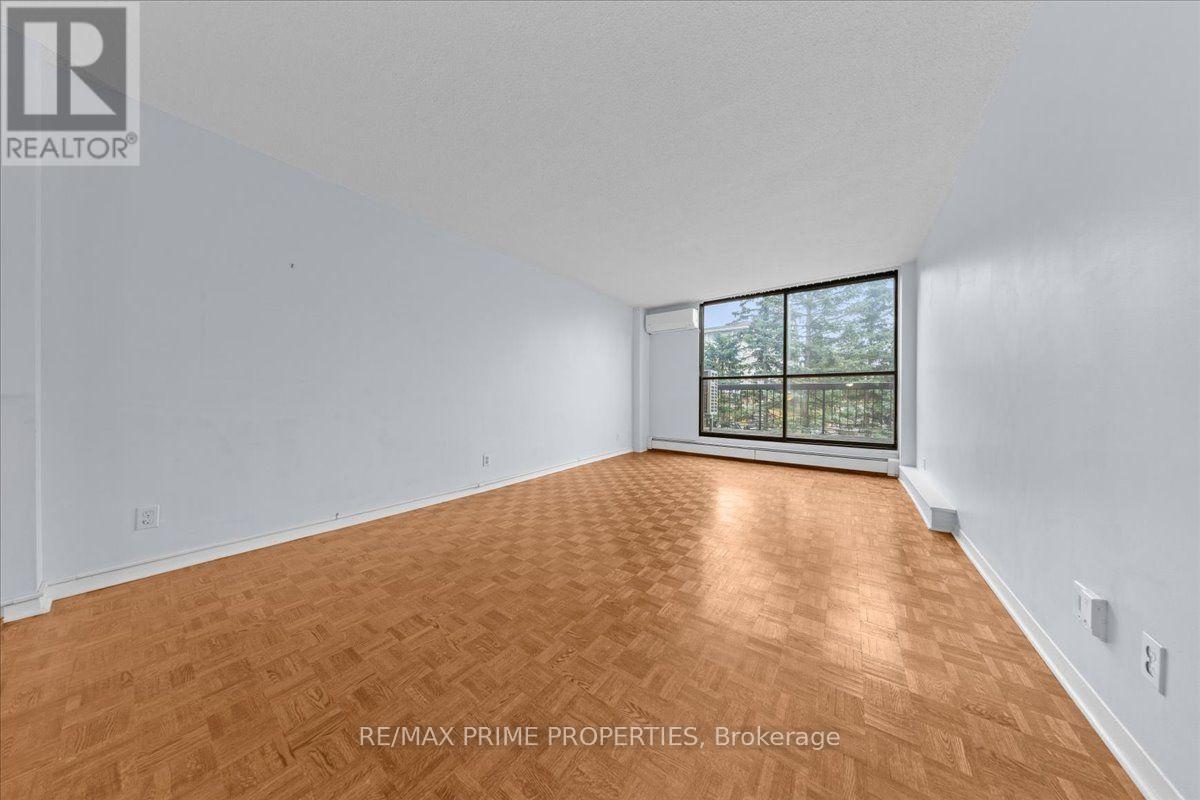 #4 525 ST. LAURENT BOULEVARD - 12