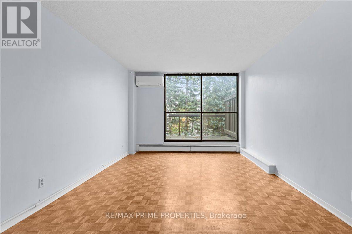 #4 525 ST. LAURENT BOULEVARD - 13