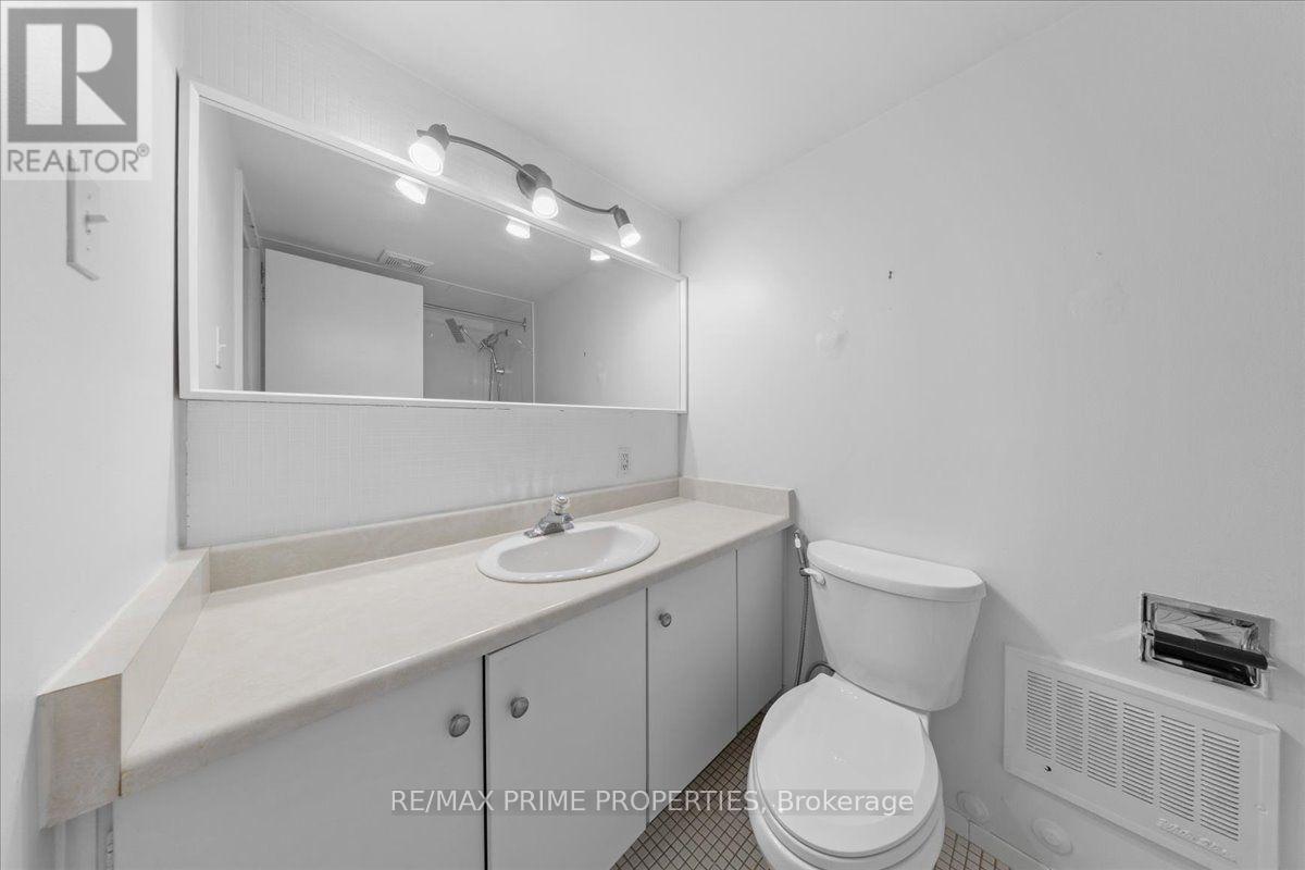 #4 525 ST. LAURENT BOULEVARD - Image 19