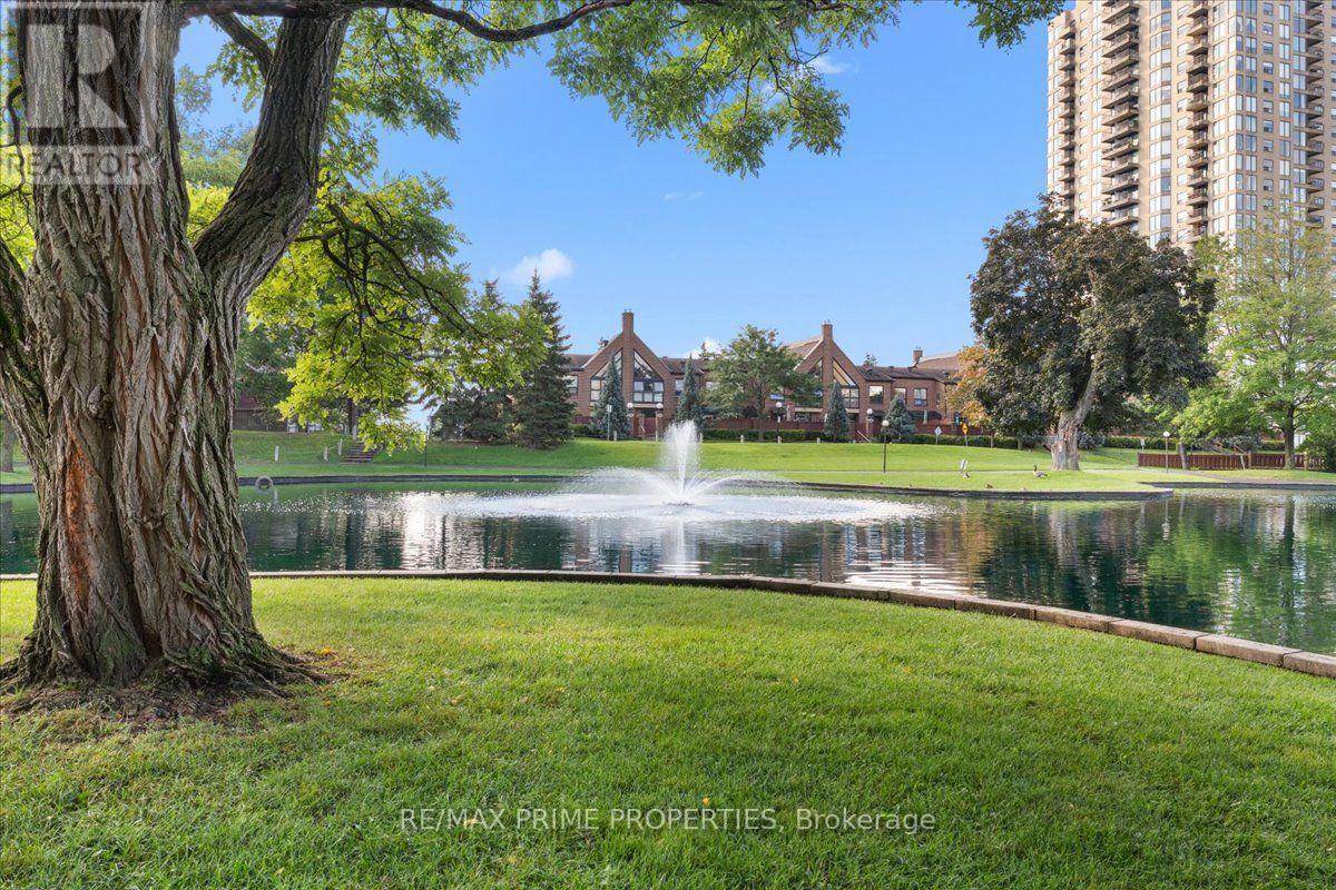 #4 525 ST. LAURENT BOULEVARD - Image 31