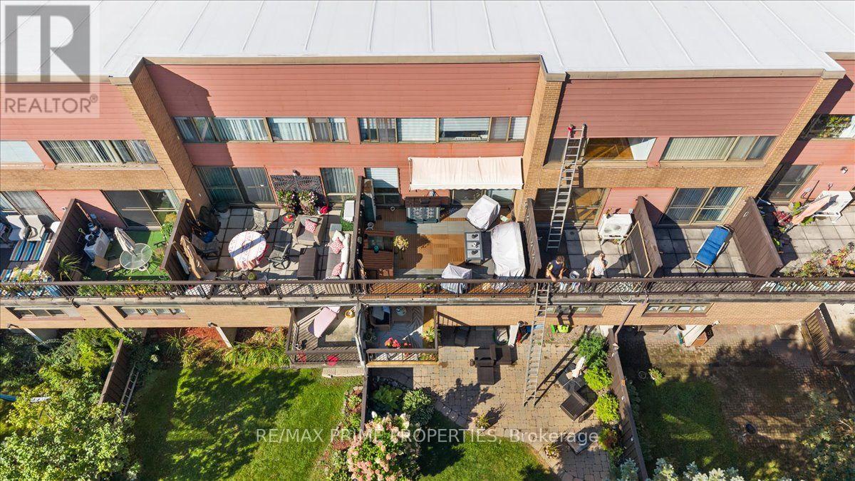 #4 525 ST. LAURENT BOULEVARD - Image 40
