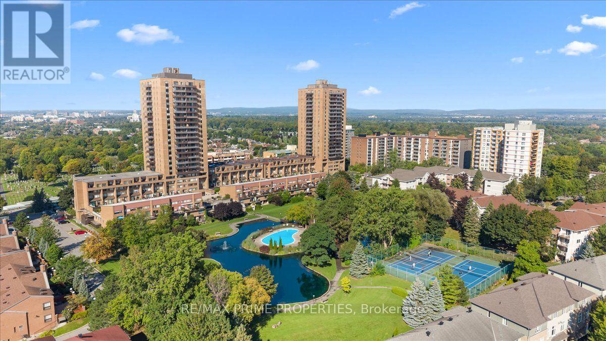 #4 525 ST. LAURENT BOULEVARD - 42