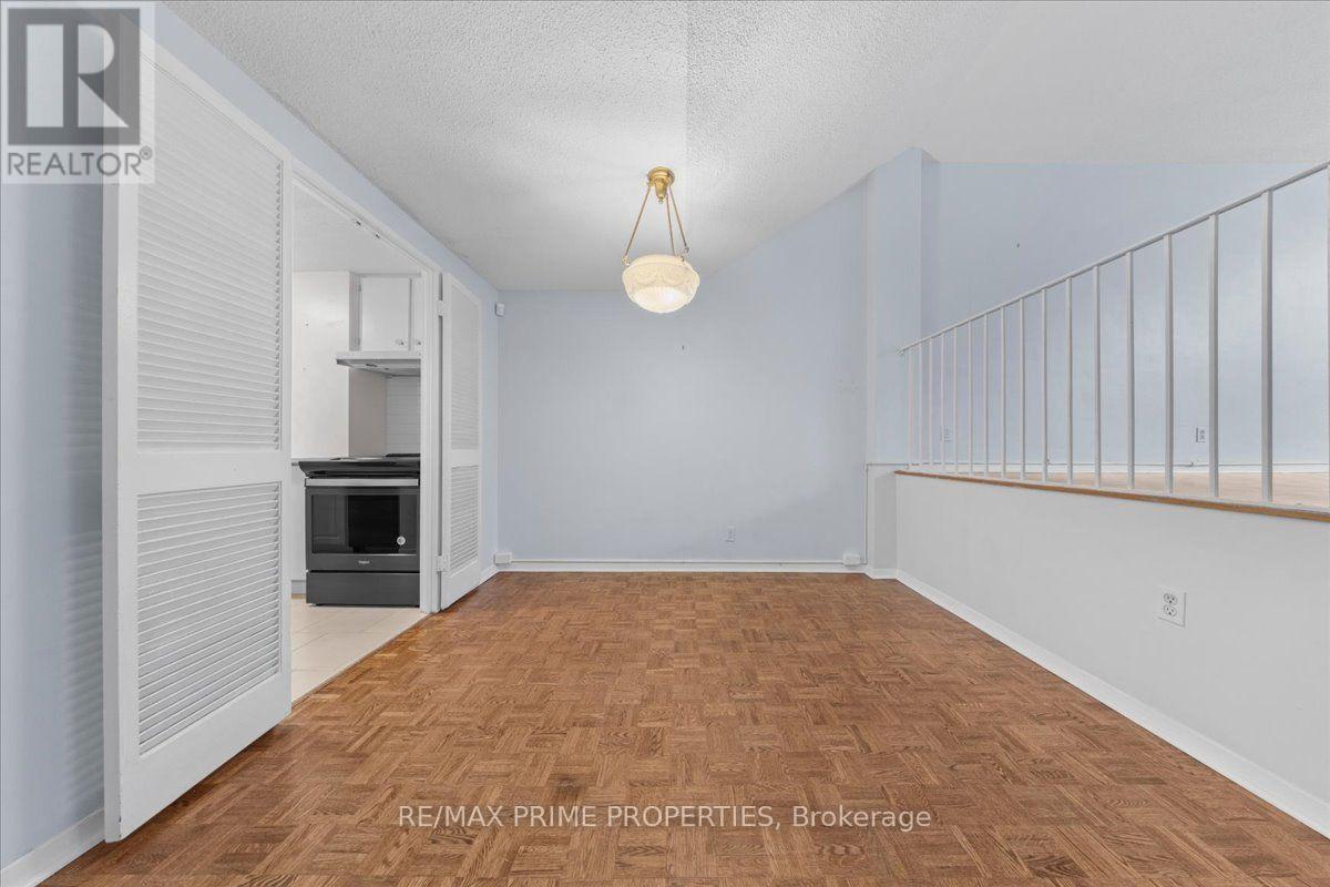 #4 525 ST. LAURENT BOULEVARD - 5