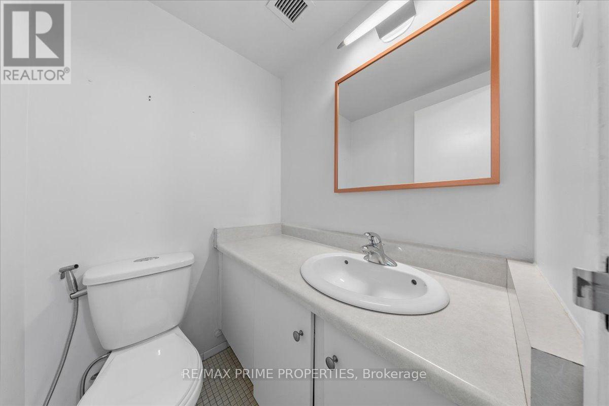 #4 525 ST. LAURENT BOULEVARD - Image 6