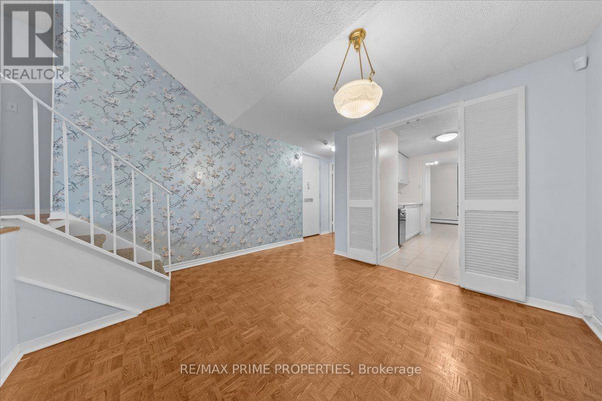 #4 525 ST. LAURENT BOULEVARD - 7