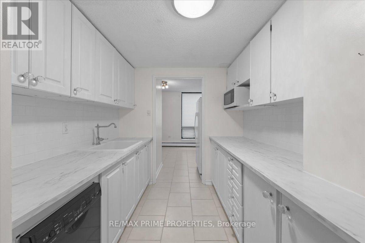 #4 525 ST. LAURENT BOULEVARD - Image 8