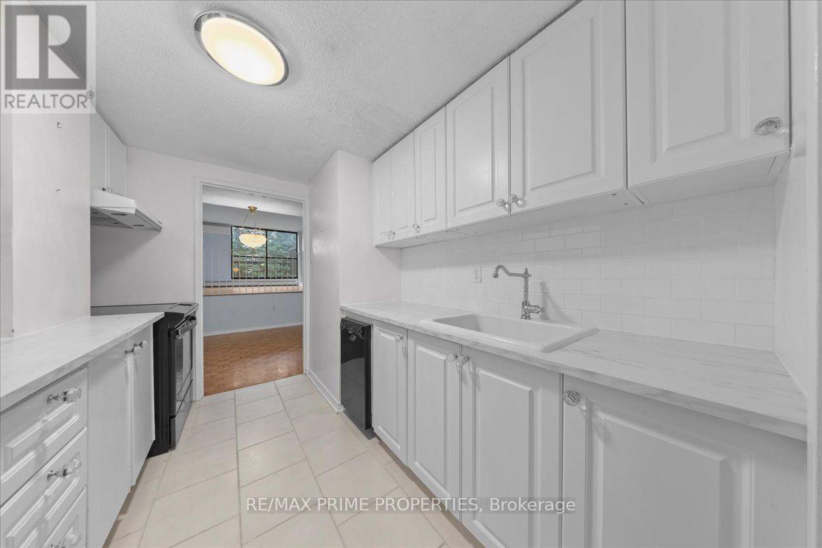#4 525 ST. LAURENT BOULEVARD - Image 9
