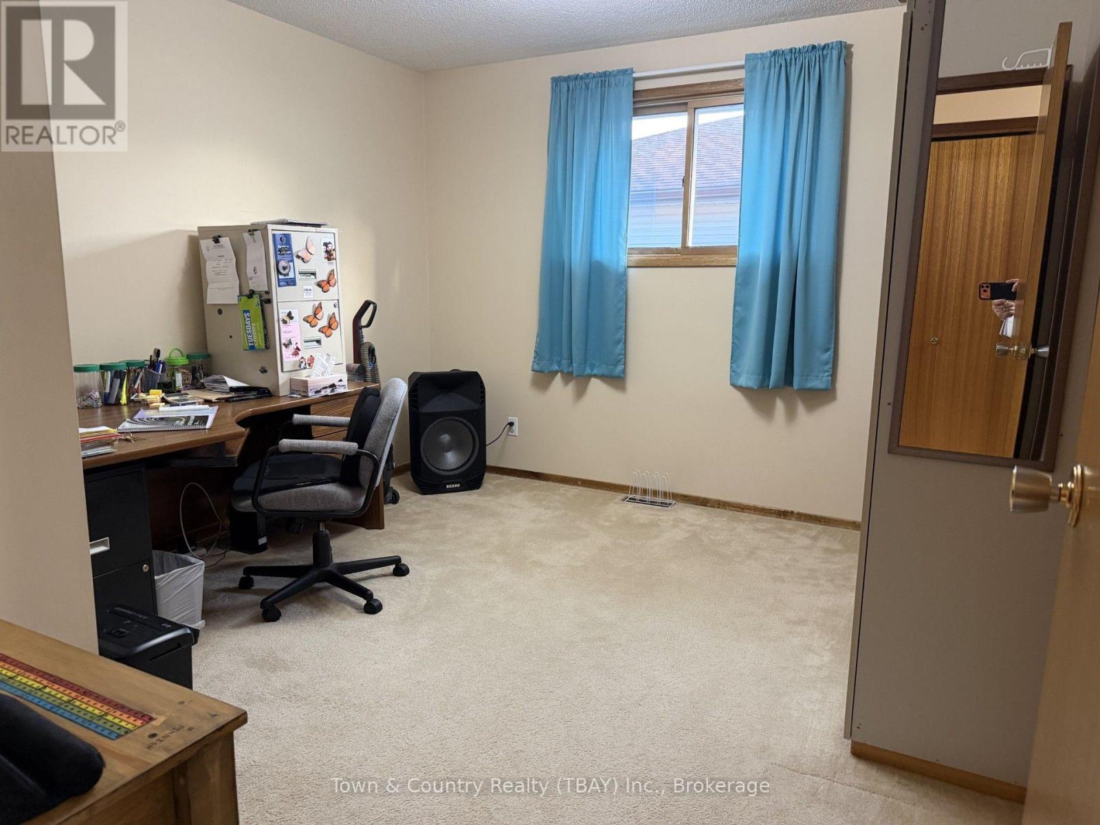 255 LONDON DRIVE - 14