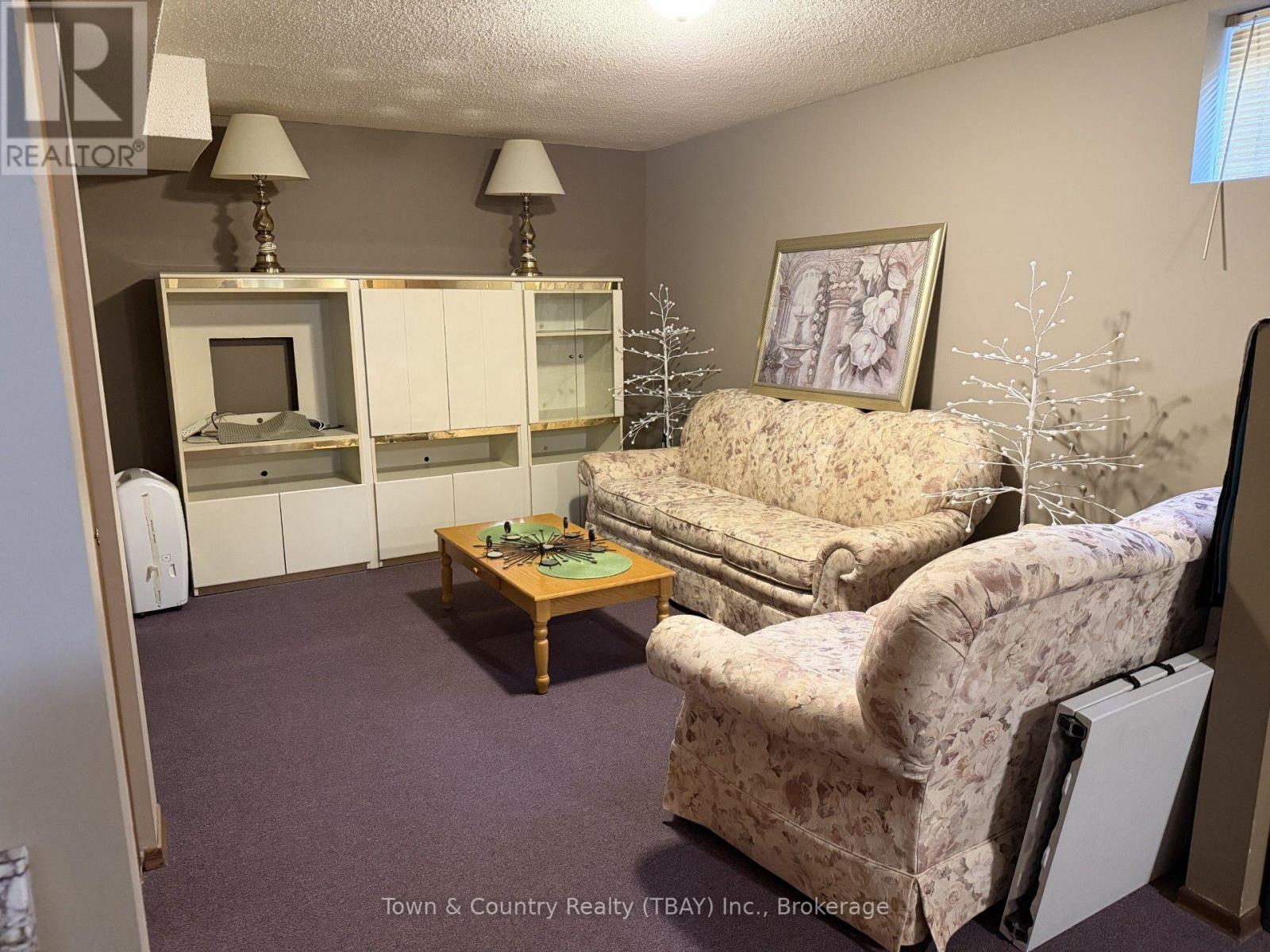 255 LONDON DRIVE - Image 16
