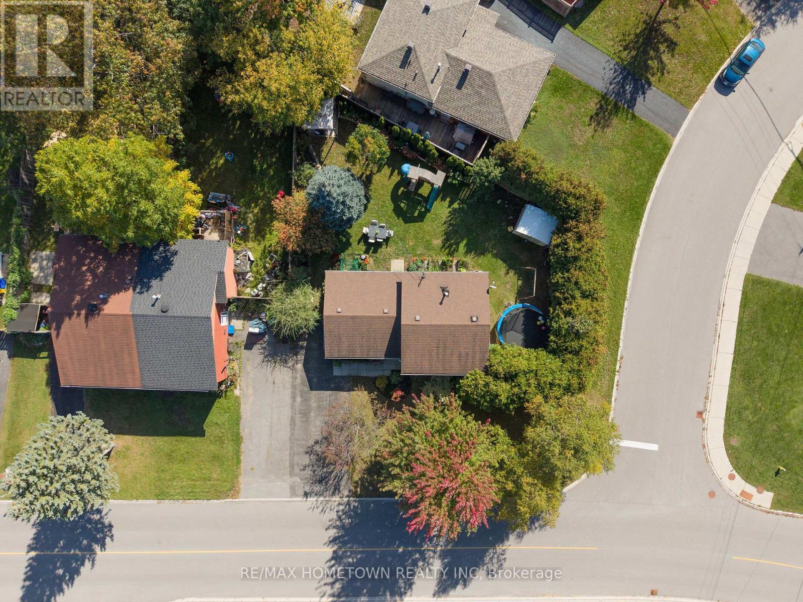 Spacious corner lot
