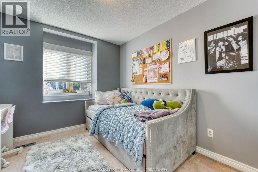 1589 HEATHERGLEN DRIVE - 16