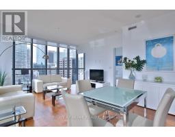 1903 - 110 Charles Street E, Toronto, ON M4Y1T5 Photo 8