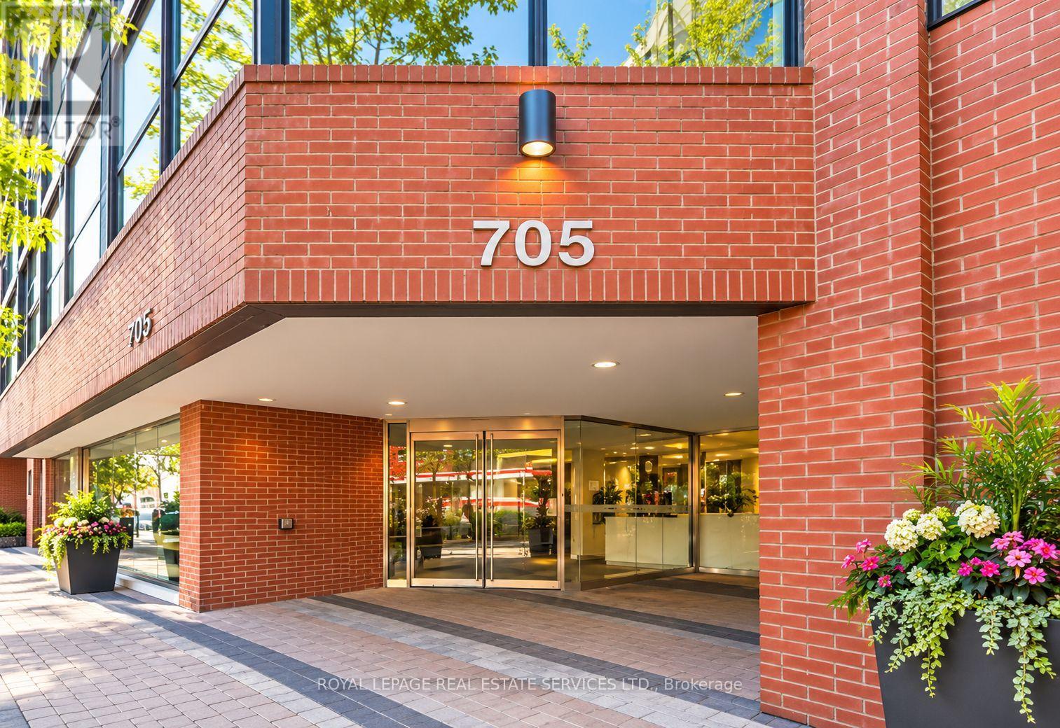 302 - 705 KING STREET W
