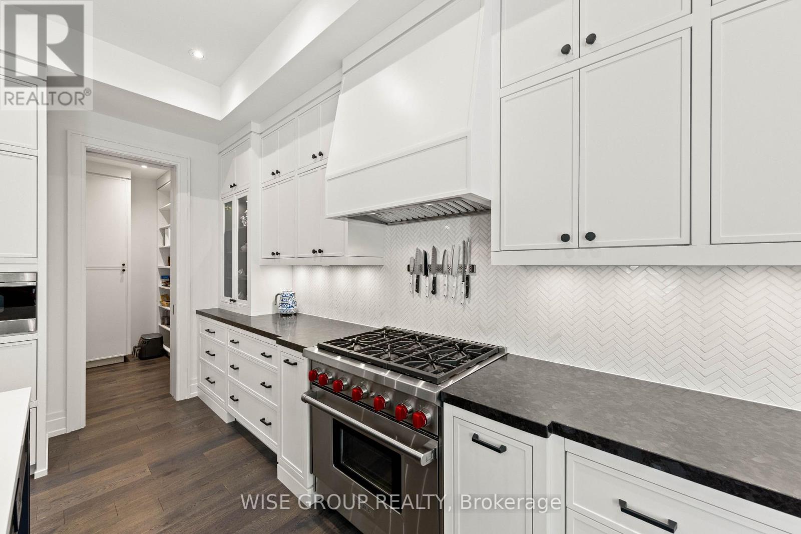 50 Sheldrake Boulevard, Toronto, ON photo 16