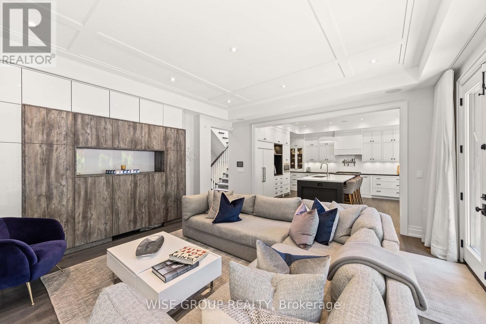 50 Sheldrake Boulevard, Toronto, ON photo 8