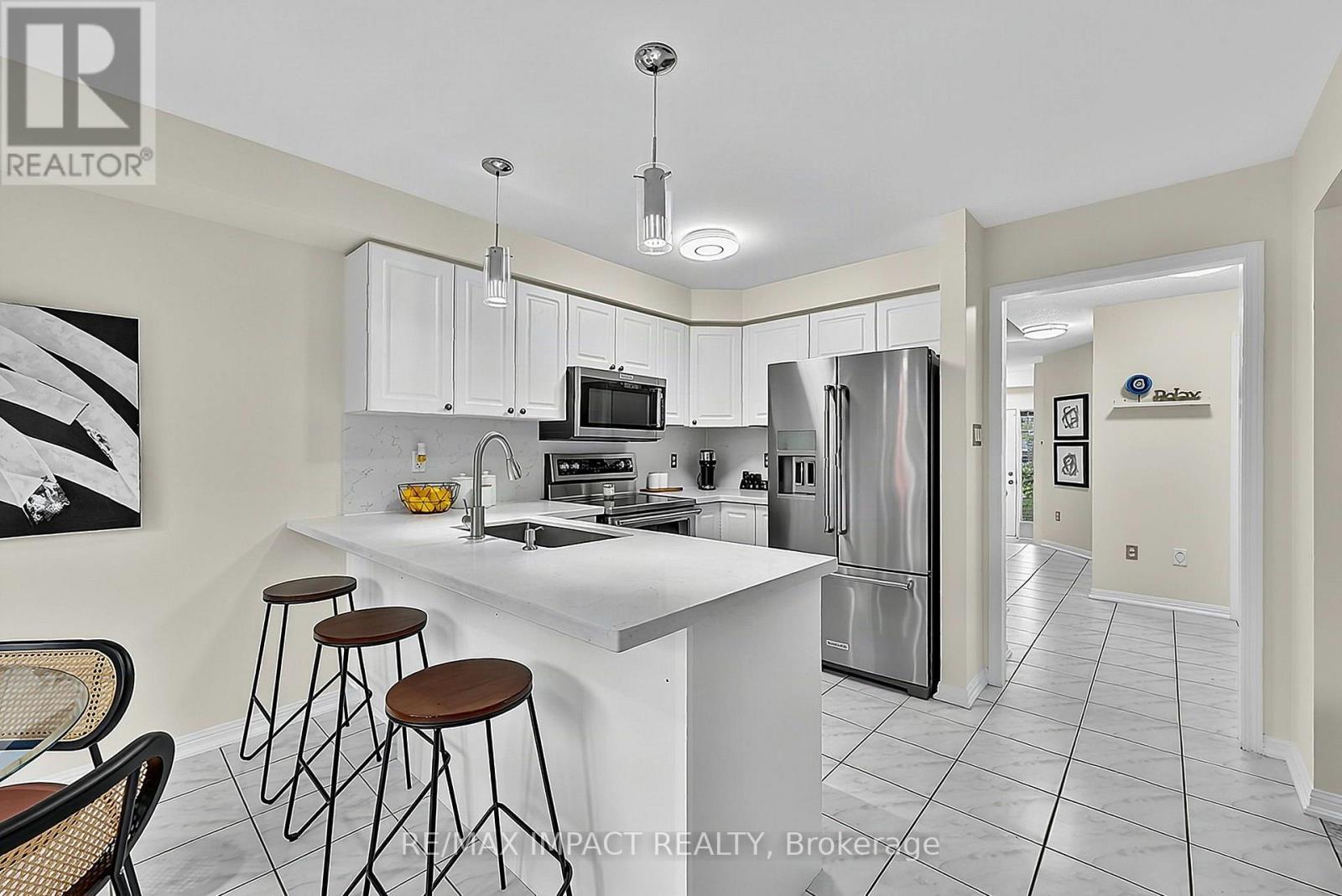 17 Holman Court, Whitby, ON photo 15