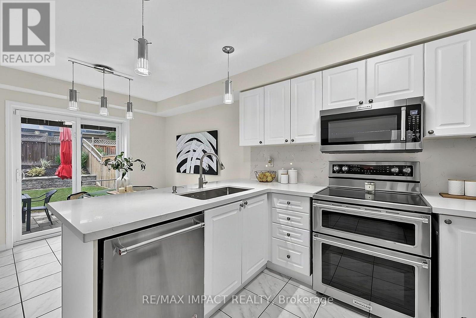 17 HOLMAN COURT - 16