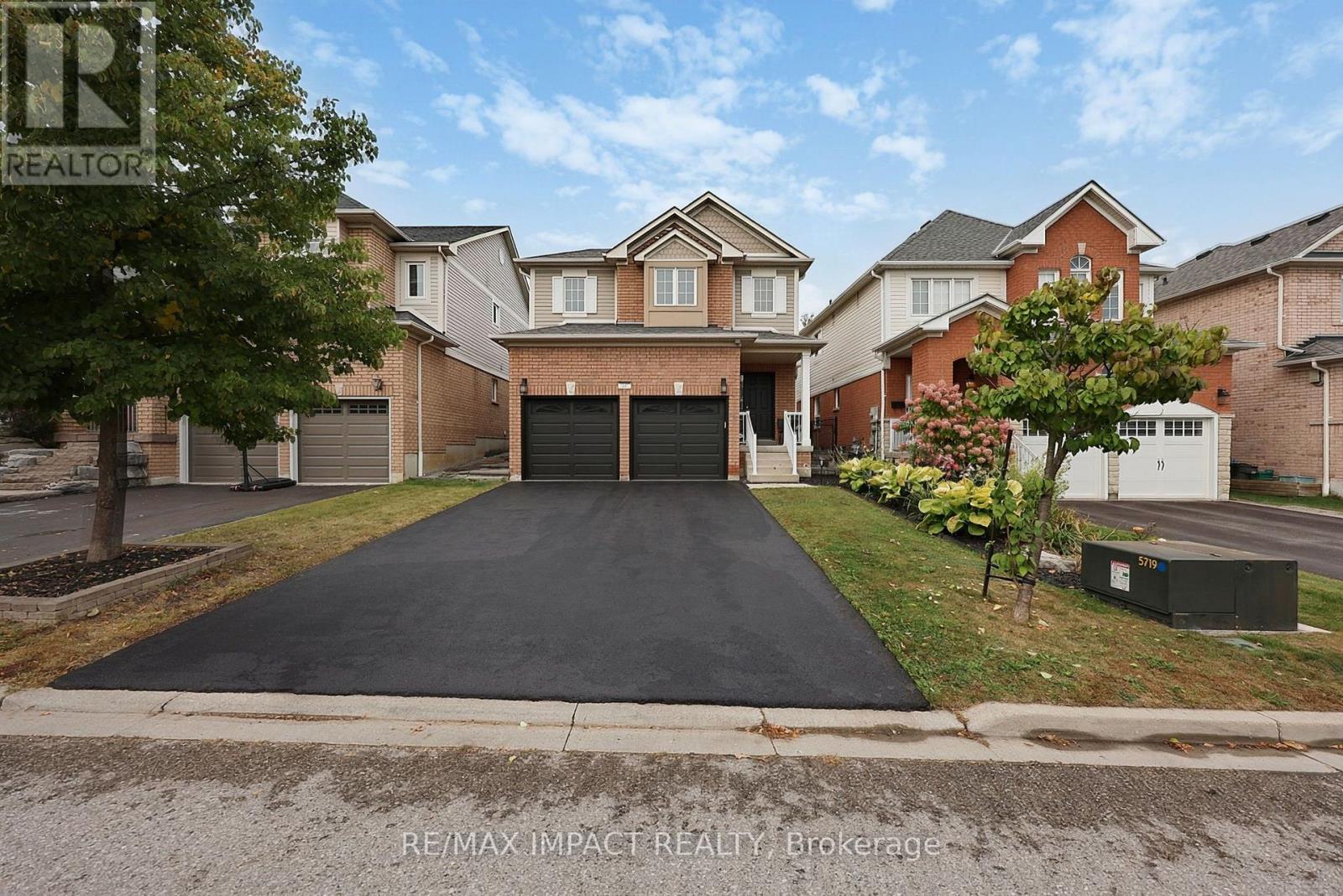 17 Holman Court, Whitby, ON photo 4