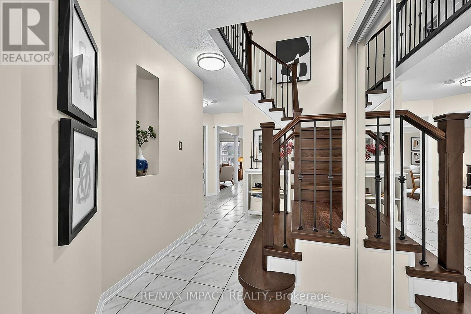 17 Holman Court, Whitby, ON photo 6