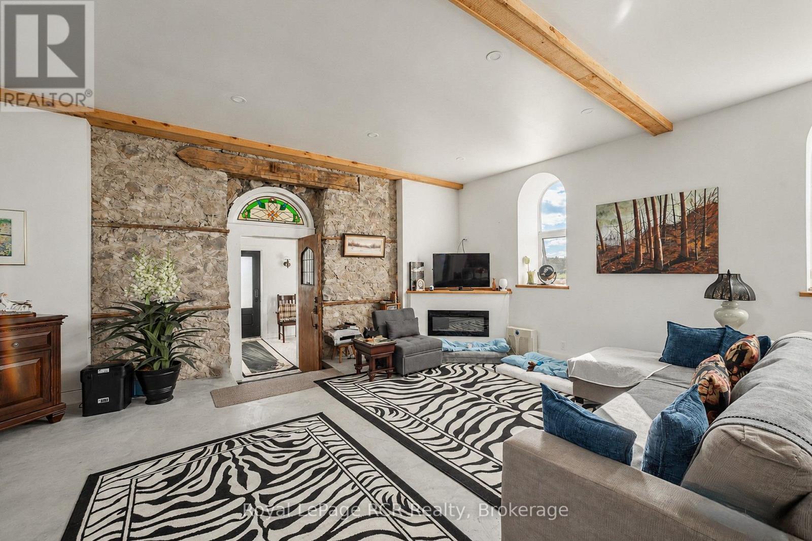 116190 GREY ROAD 3 - Image 9