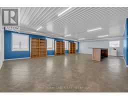 8485 Wellington Road 86, Mapleton, ON N4W3G8 Photo 9
