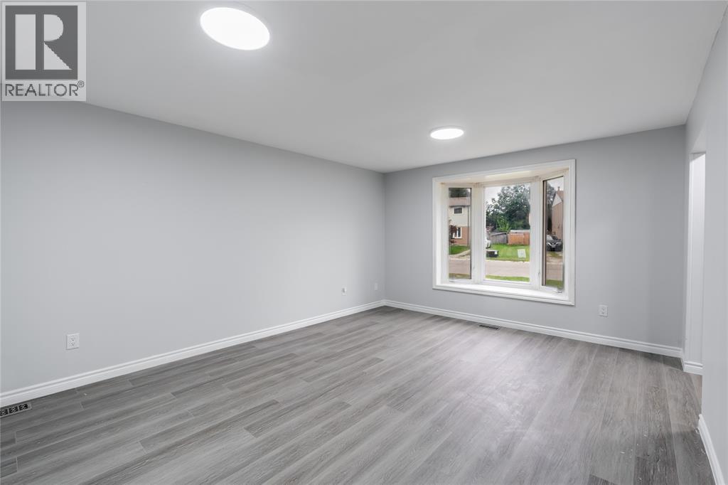 1104 OVERLEA CRESCENT - 8