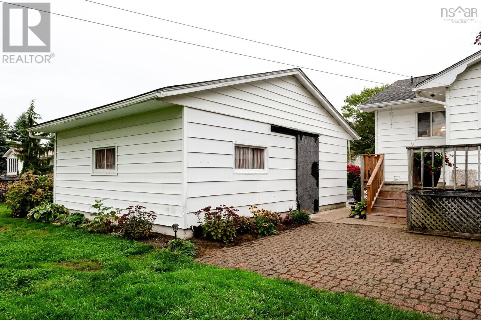 289 Brookside Drive - Image 10