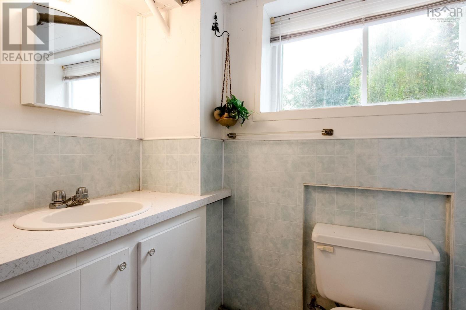 289 Brookside Drive - Image 40