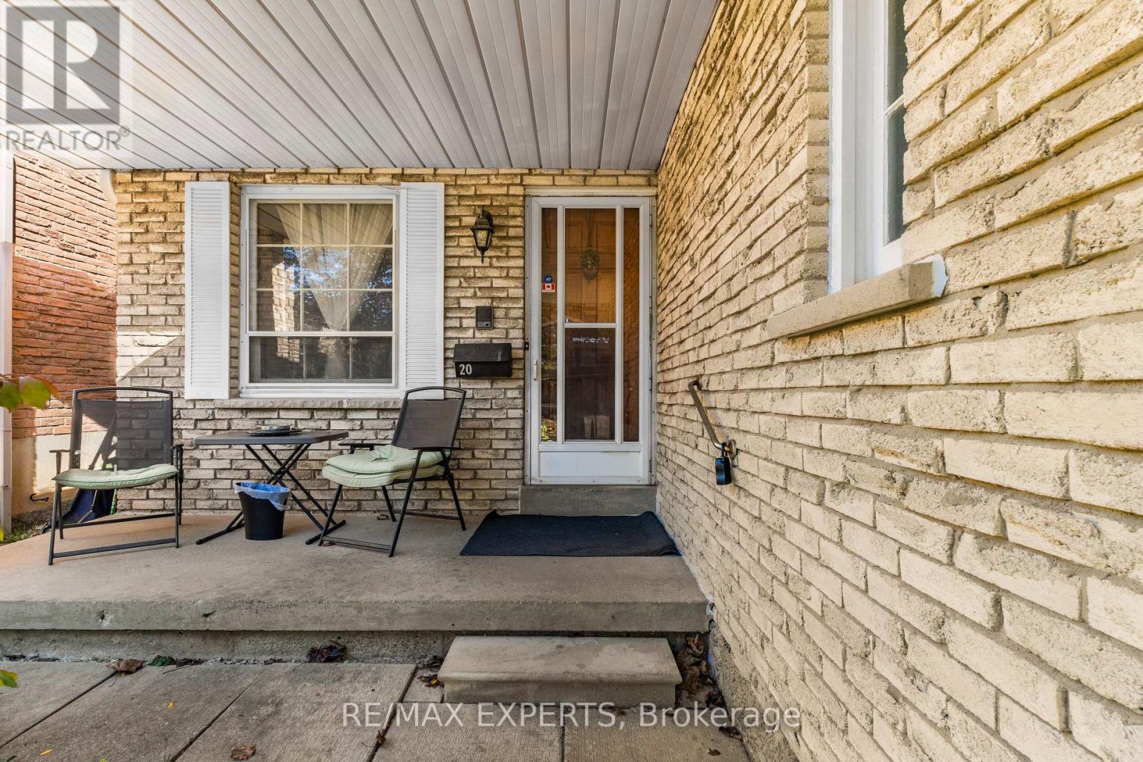 20 Charnwood Place, Markham, ON photo 3