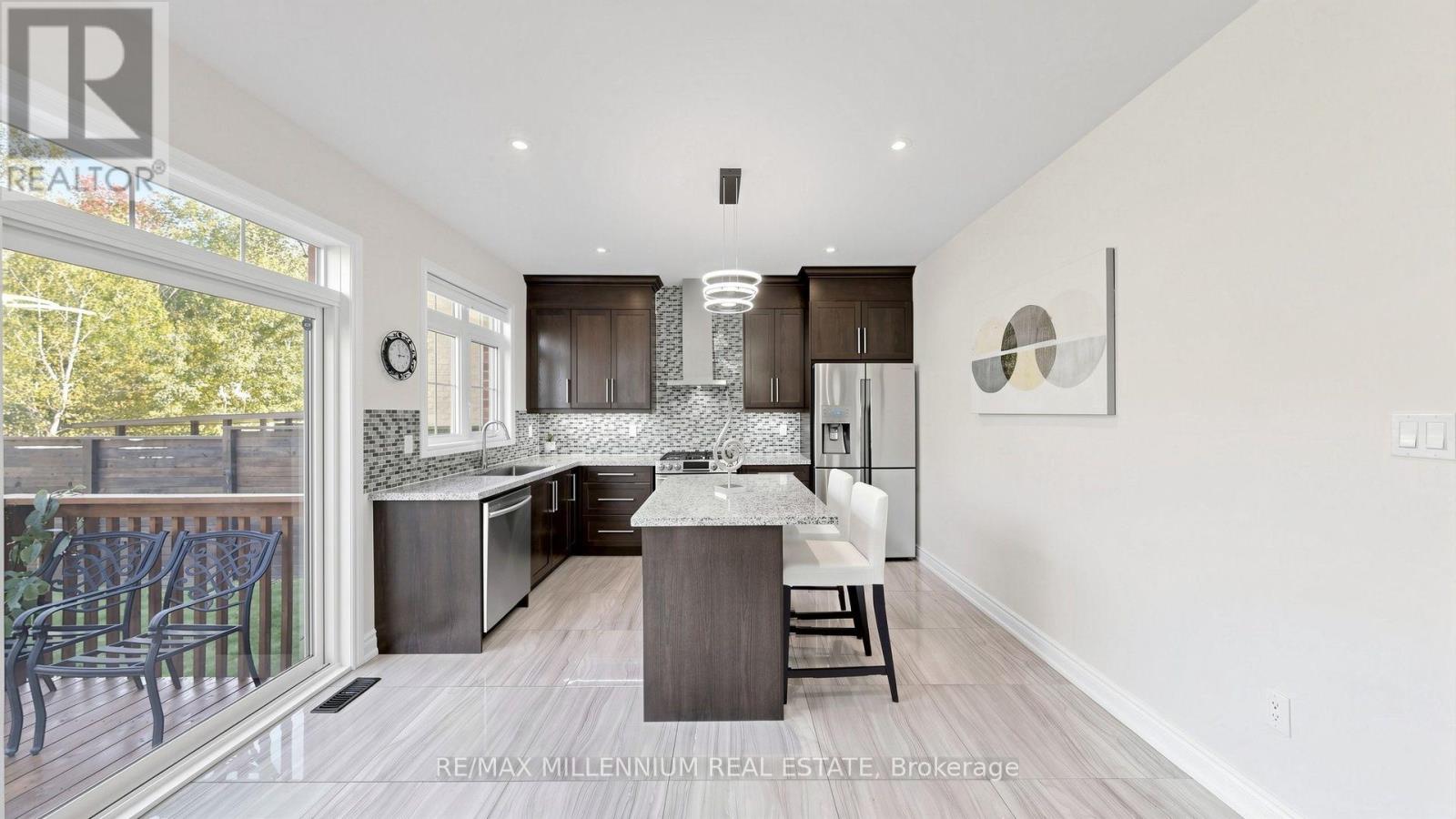 327 Mactier Drive, Vaughan, ON photo 11