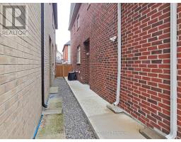 18 Wellman Drive, Richmond Hill, ON L4E1G1 Photo 7