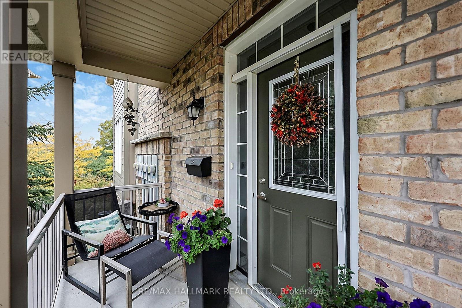 710 Wendy Culbert Crescent, Newmarket, ON photo 4
