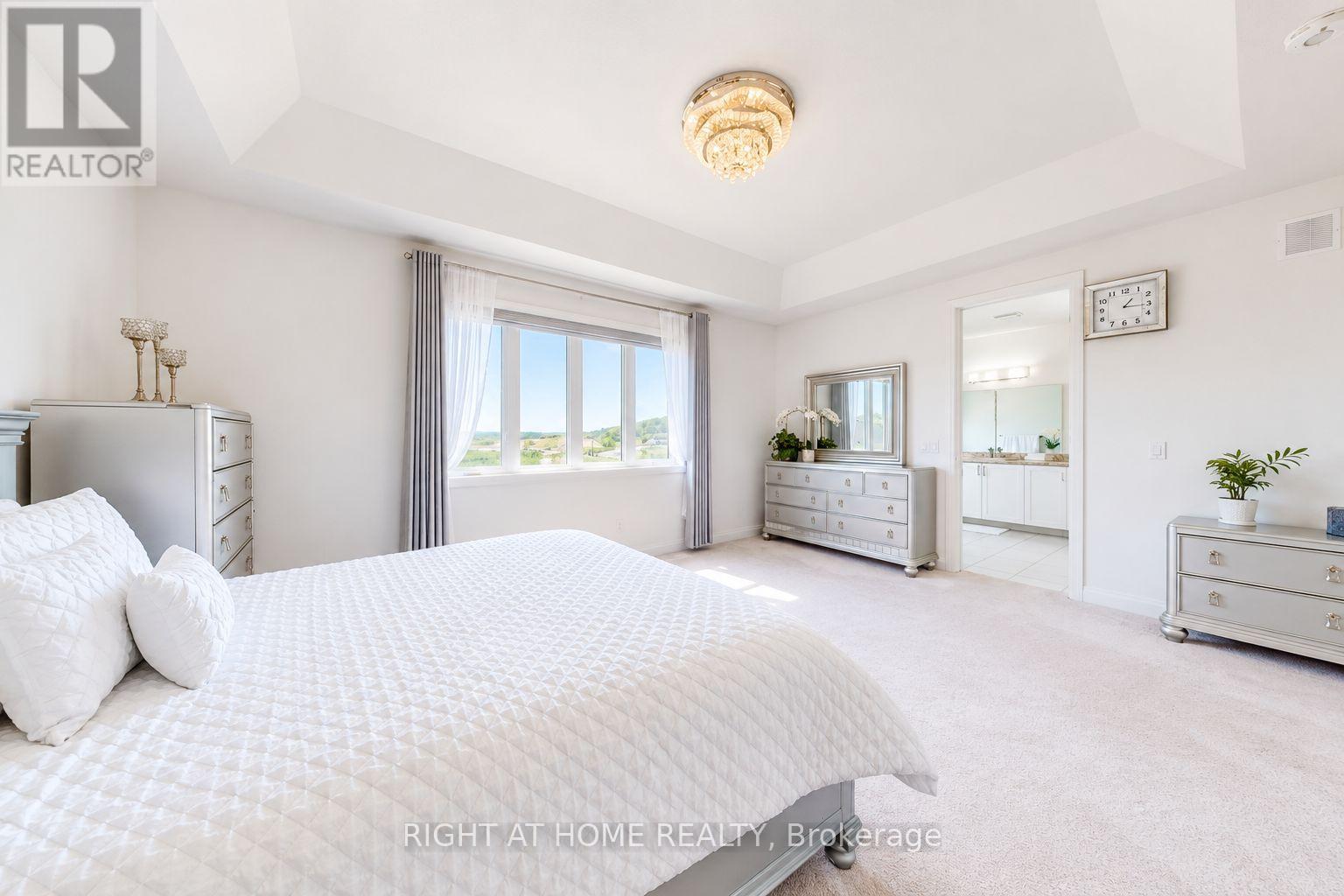 59 Hydrangea Hollow, East Gwillimbury, ON photo 10