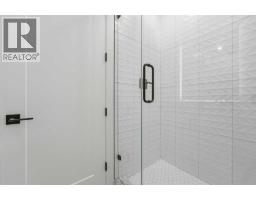 2004 51 Avenue SW - photo 33