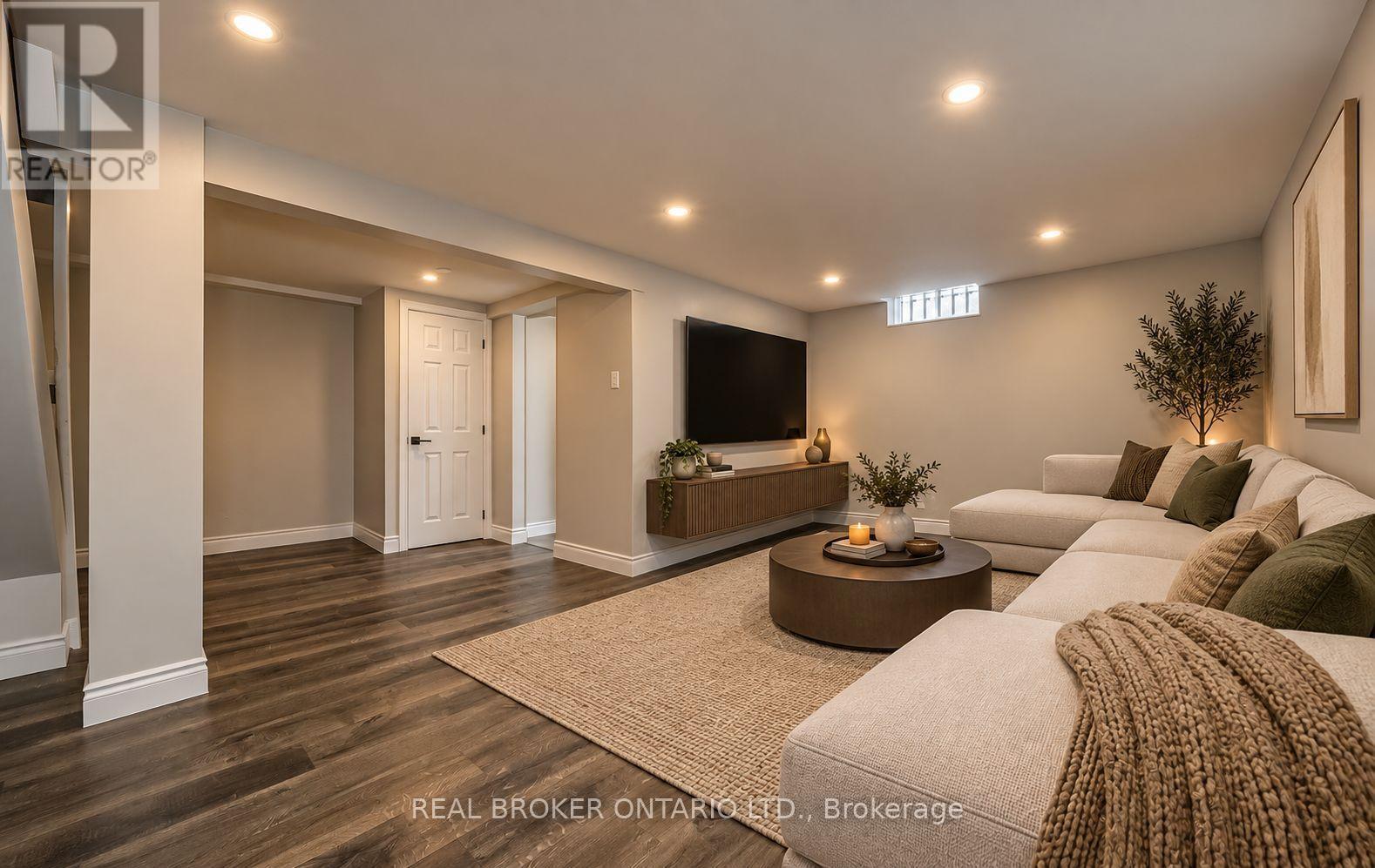 1100 Oxford Street — photo 19