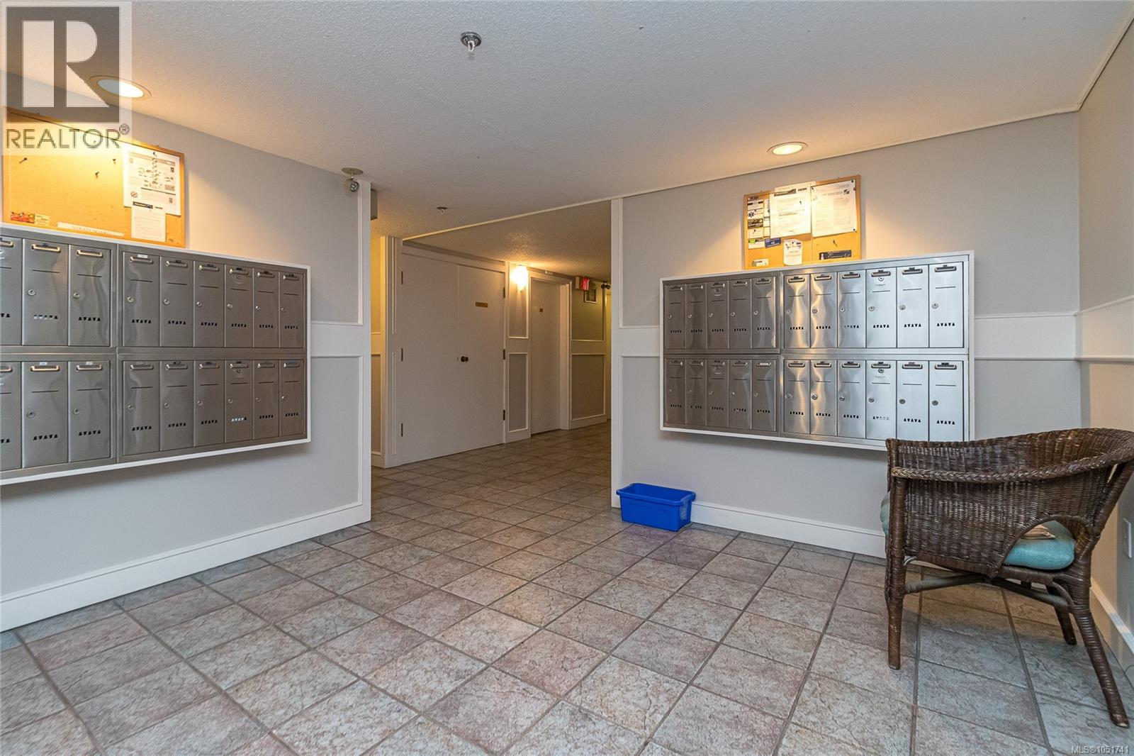 404 2757 Quadra St, Victoria