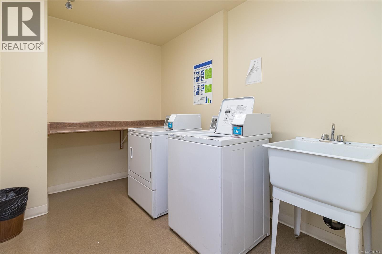 #404 2757 Quadra St - 18