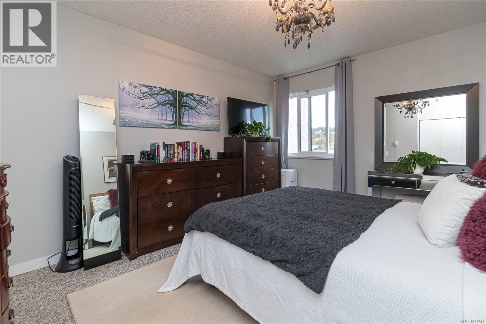 #404 2757 Quadra St - 5