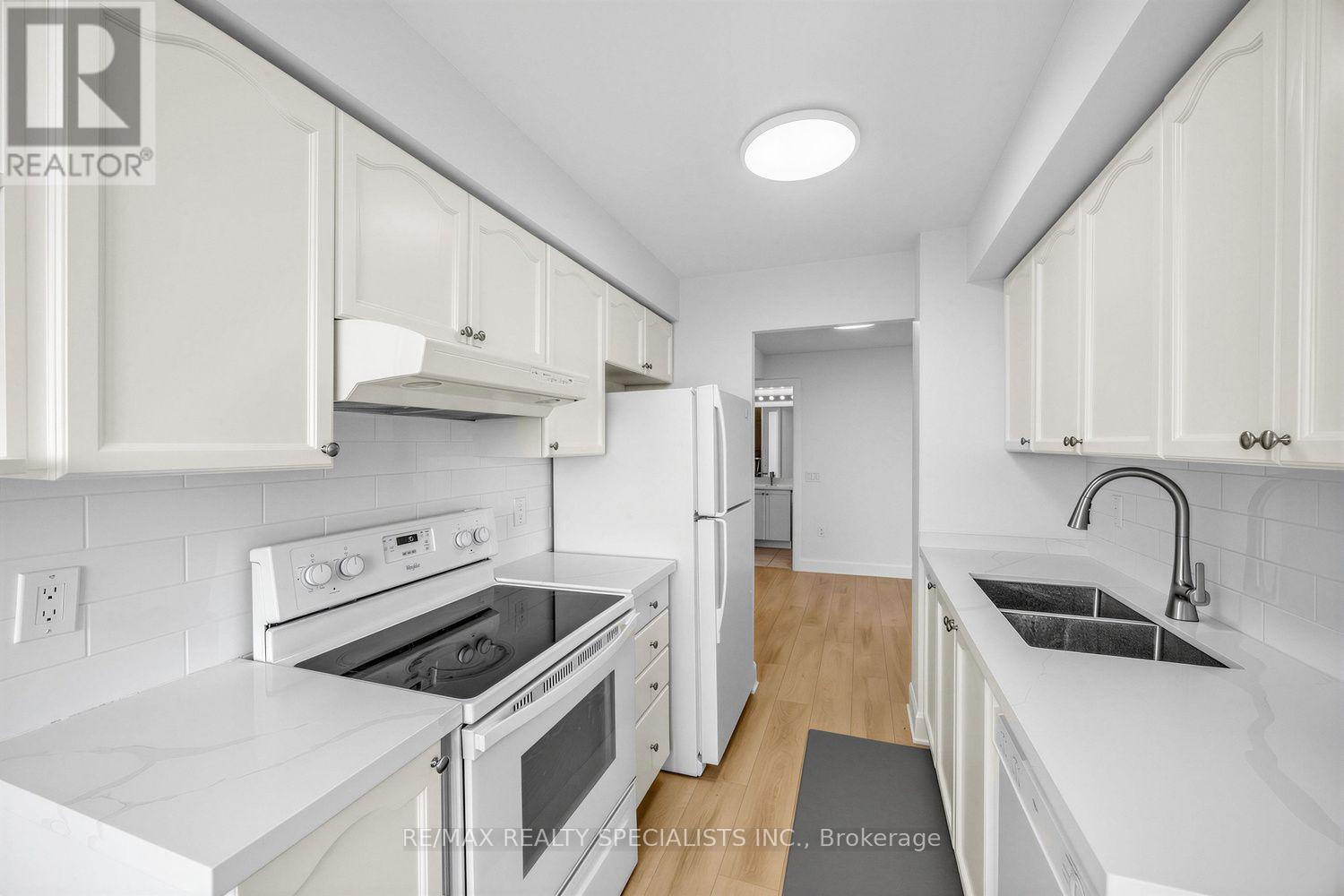 2011- 55 Strathaven Drive West, Mississauga, ON photo 11