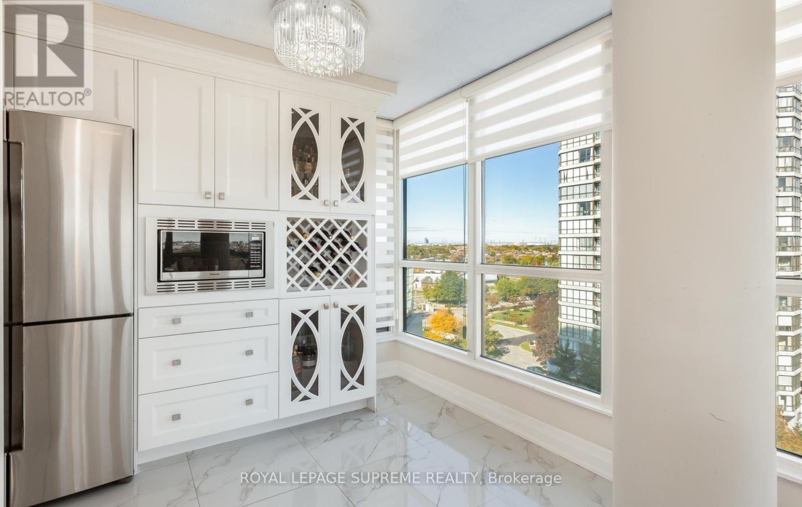 #1015 5 ROWNTREE ROAD - 16