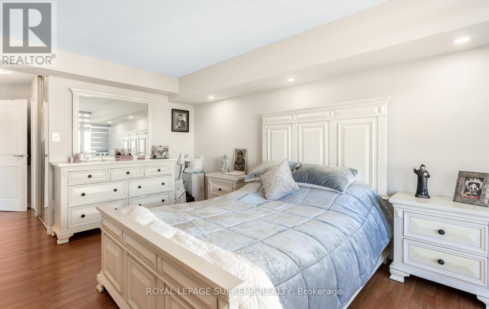 #1015 5 ROWNTREE ROAD - 31