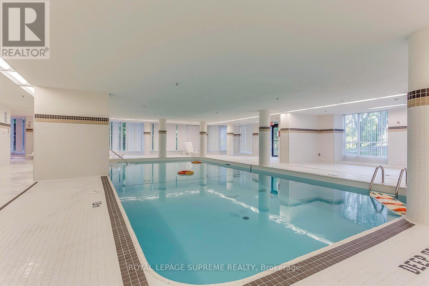 #1015 5 ROWNTREE ROAD - 44