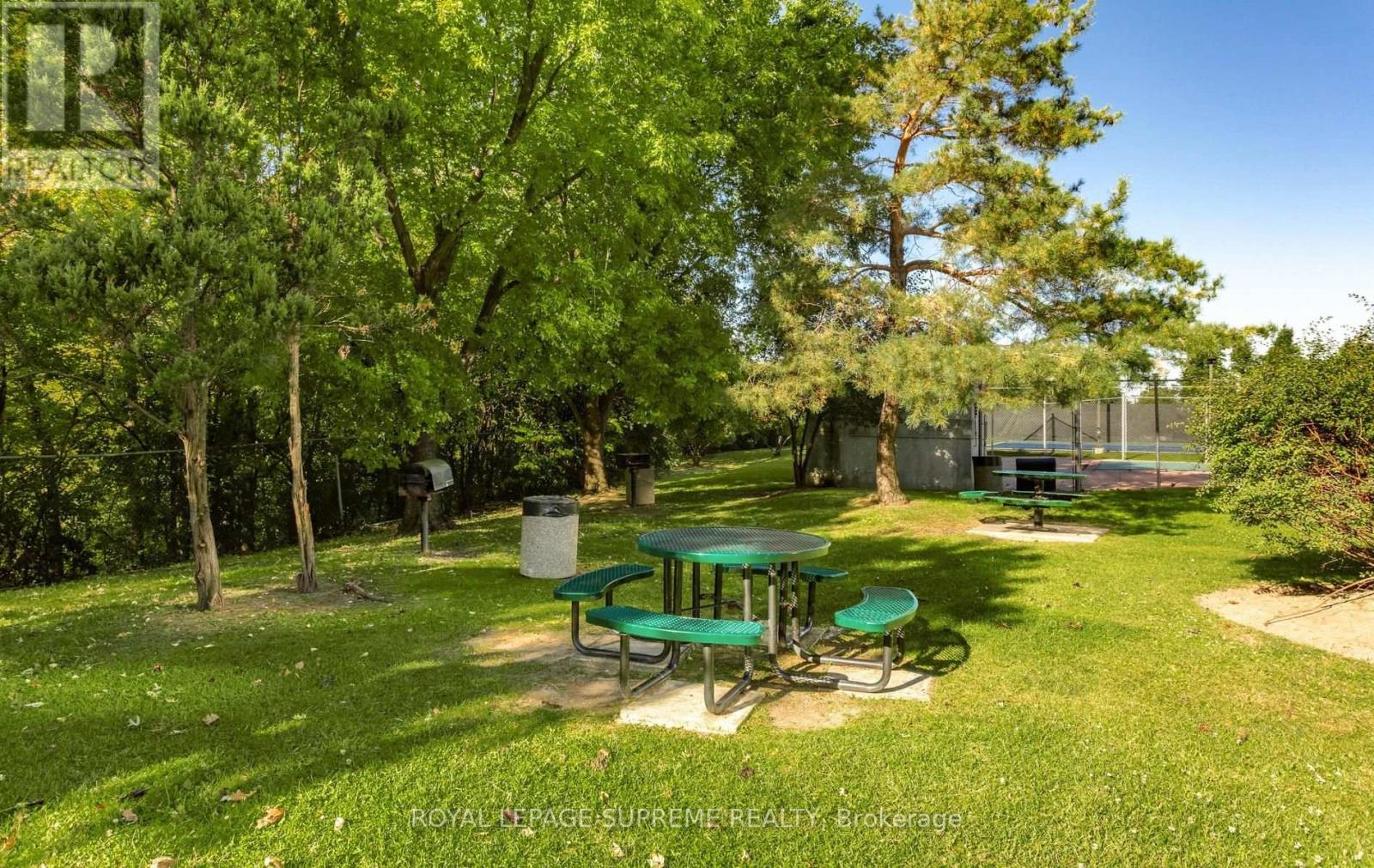 #1015 5 ROWNTREE ROAD - 47