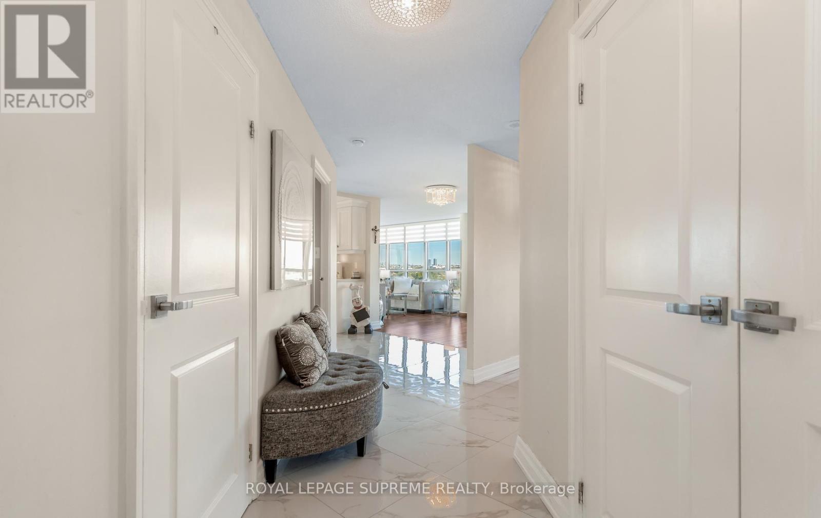 #1015 5 ROWNTREE ROAD - 6