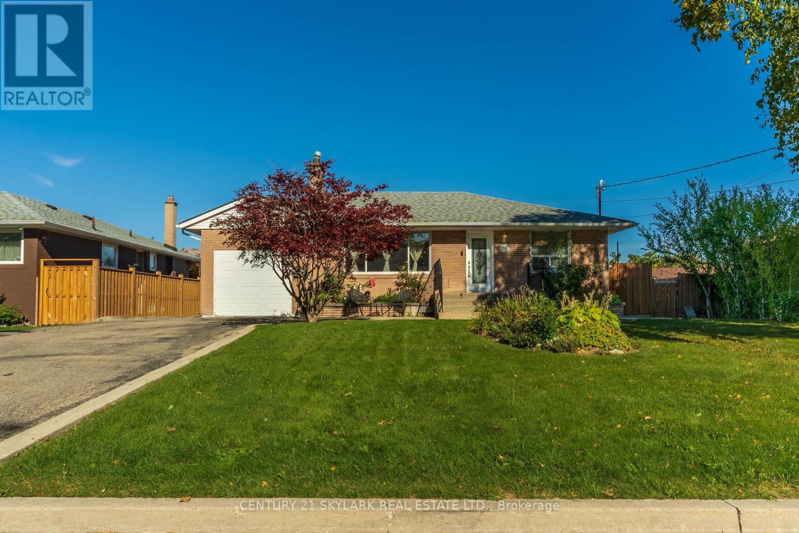 24 AURA LEA BOULEVARD - 1