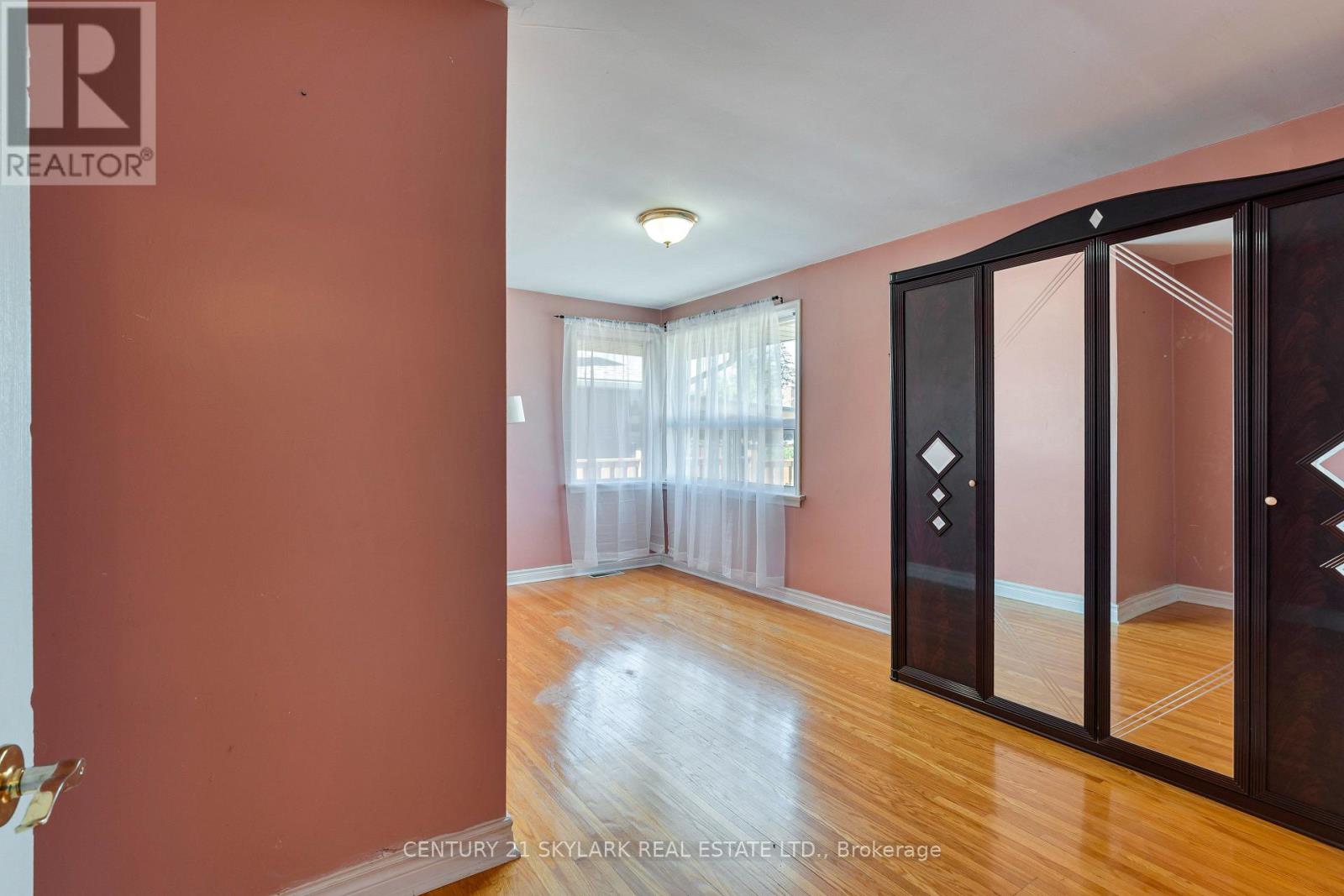 24 AURA LEA BOULEVARD - 21