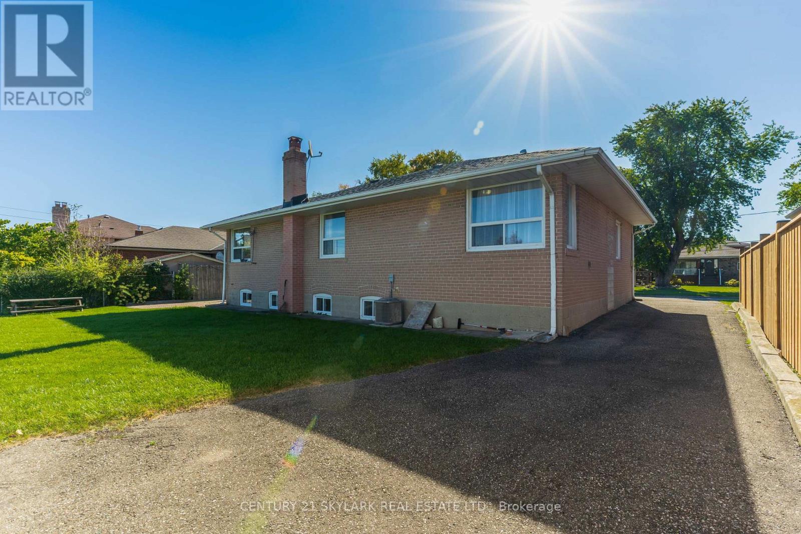 24 AURA LEA BOULEVARD - 36