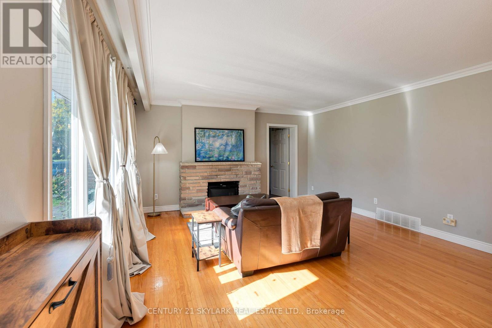 24 Aura Lea Boulevard, Toronto, ON photo 8