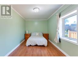 24 Aura Lea Boulevard, Toronto, ON M9M1K3 Photo 12