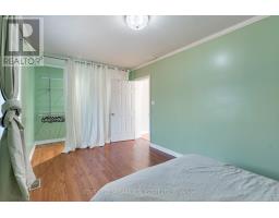 24 Aura Lea Boulevard, Toronto, ON M9M1K3 Photo 13
